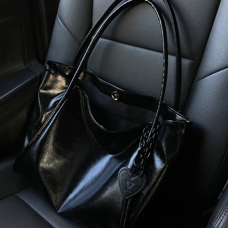 De nieuwe hartvormige hanger-t - Leather Work Handbags recensie en prijs